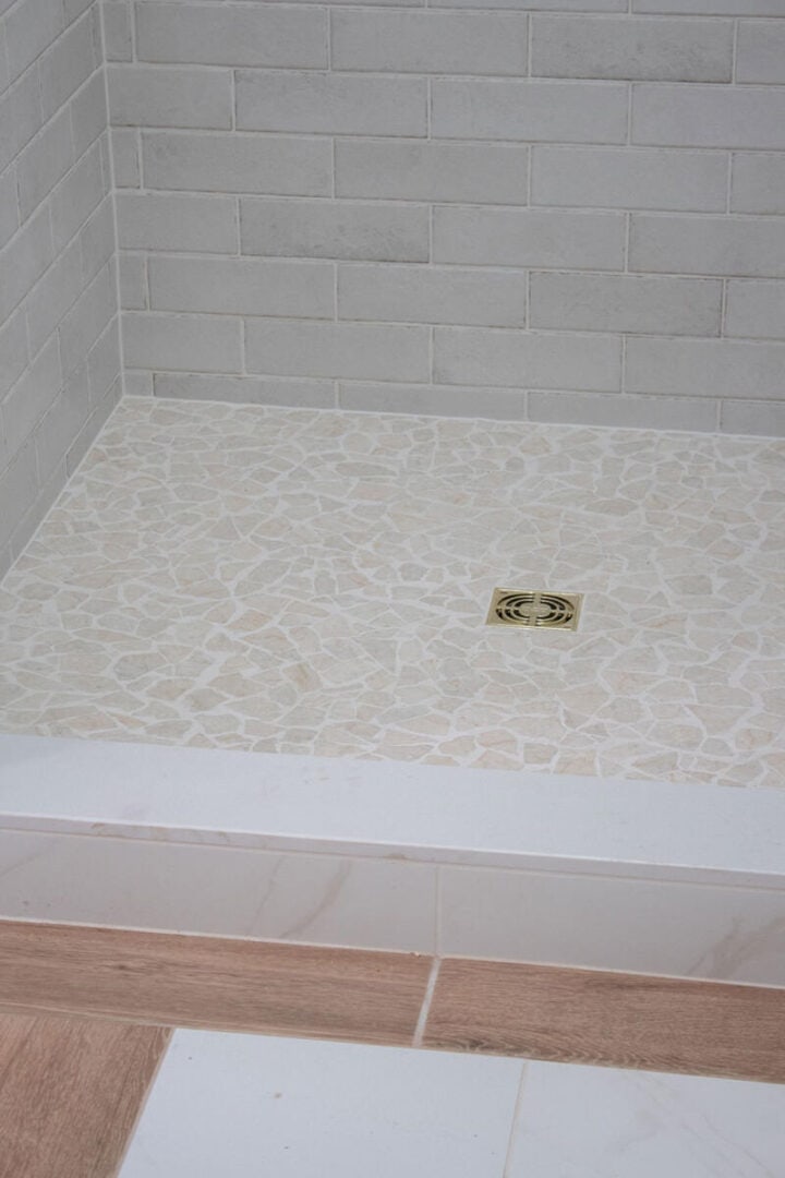 bathroom-floor-tile-trim-ideas