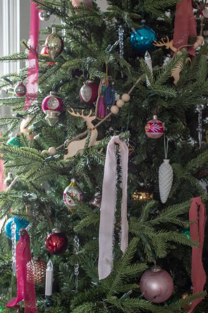 colorful-ornaments-and-ribbon-on-Christmas-tree - vintage Christmas living room