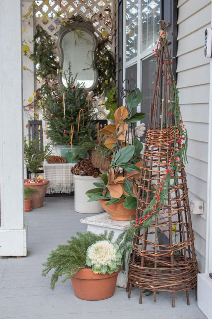 exterior-christmas-decorating-ideas-720x1080-1 exterior Christmas decorating ideas