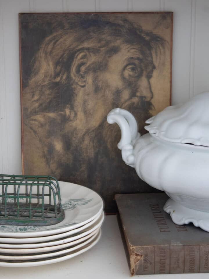 vintage-home-decor-vignette-ideas-720x960-1 vintage-home-decor-vignette-ideas