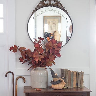 Simple Halloween Decorating – The Honeycomb Home