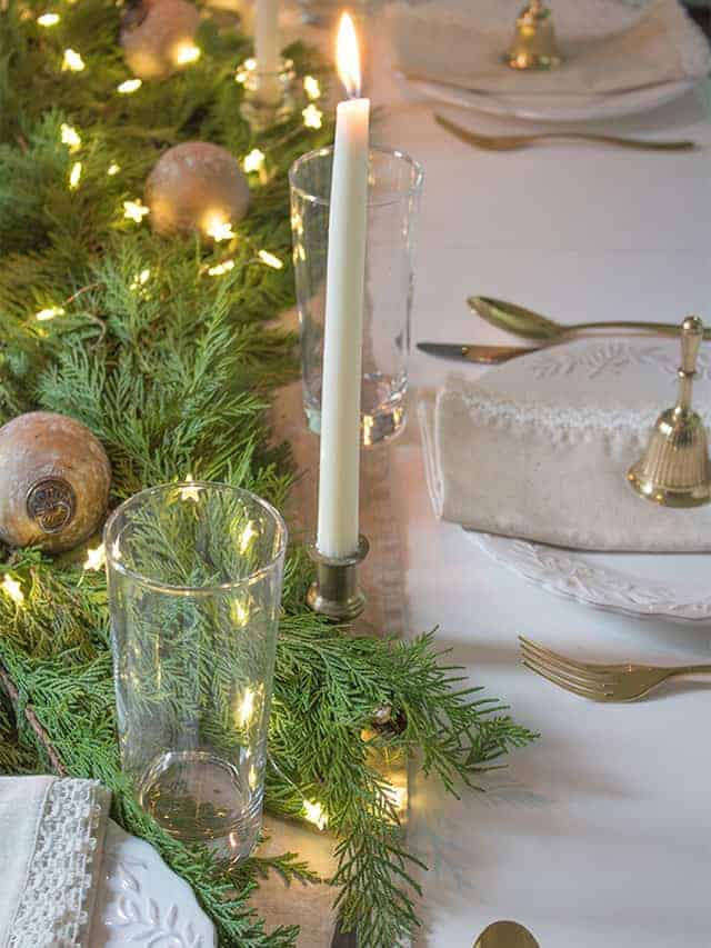 Holiday-table-setting-decor