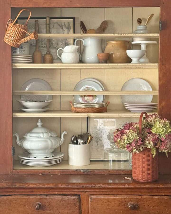 ig-hyrdrangea-2-720x899-2 dried hydrangeas in basket fall decorating