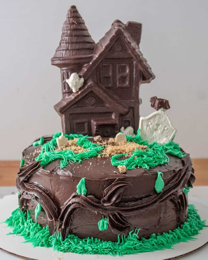 ig4-halloween-cake-haunted-house-720x900-2 Halloween-decorating-indoor