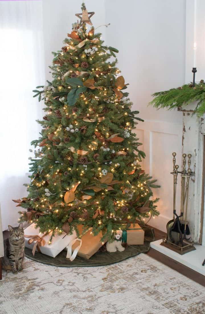 natural woodland theme Christmas tree no ornaments